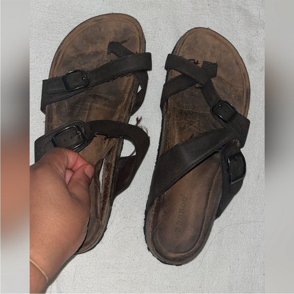 Bamboo size 9 worn sandal - Picture 3 of 5